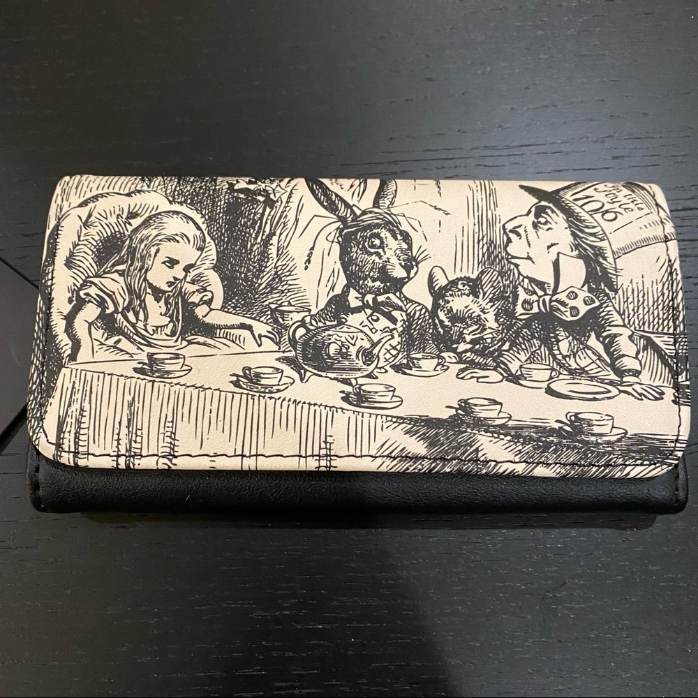 NWT Loungefly original Alice In Wonderland long wallet.